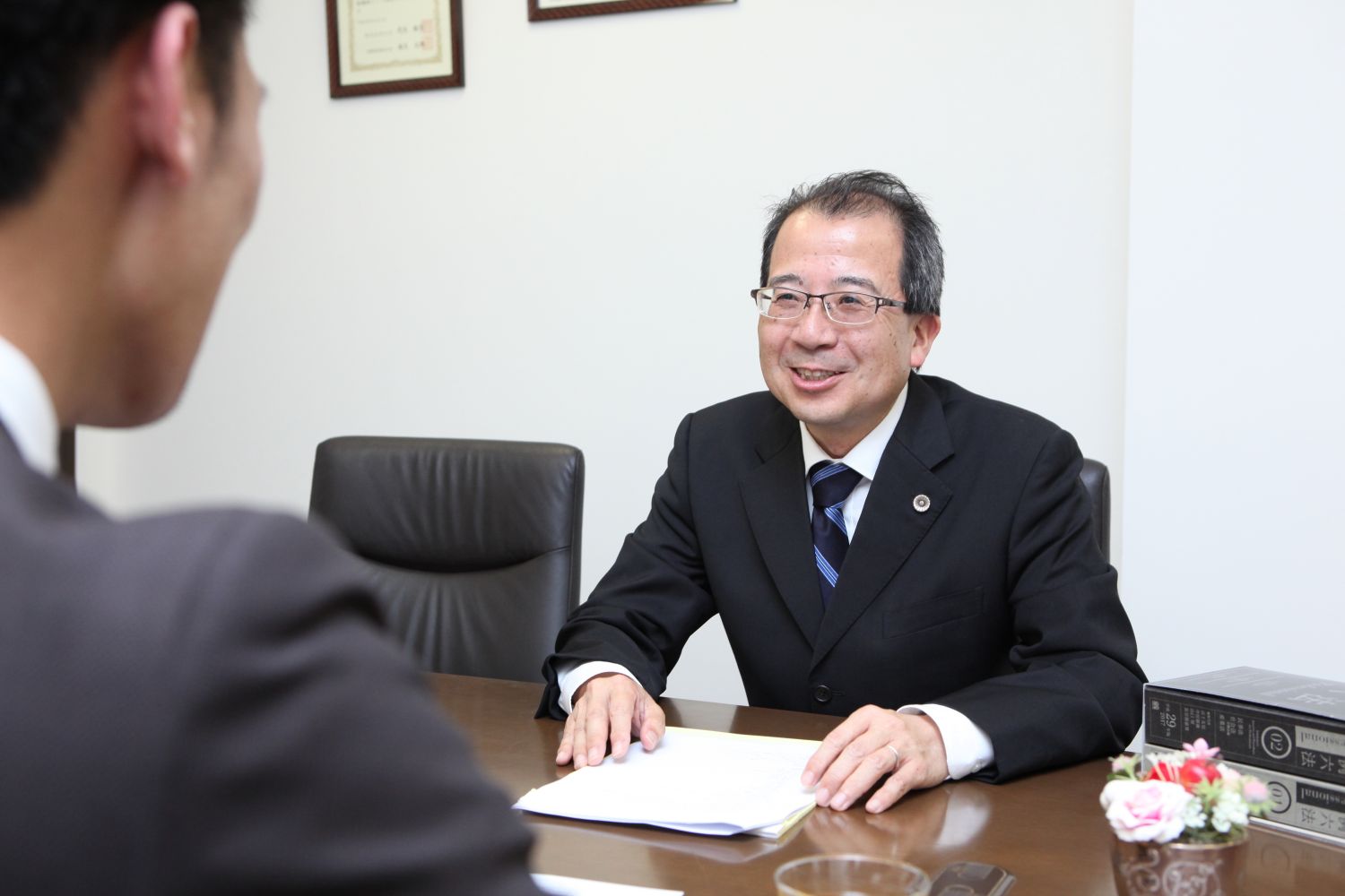 法律上の問題も早めに相談することができれば、リスクは減らせます。